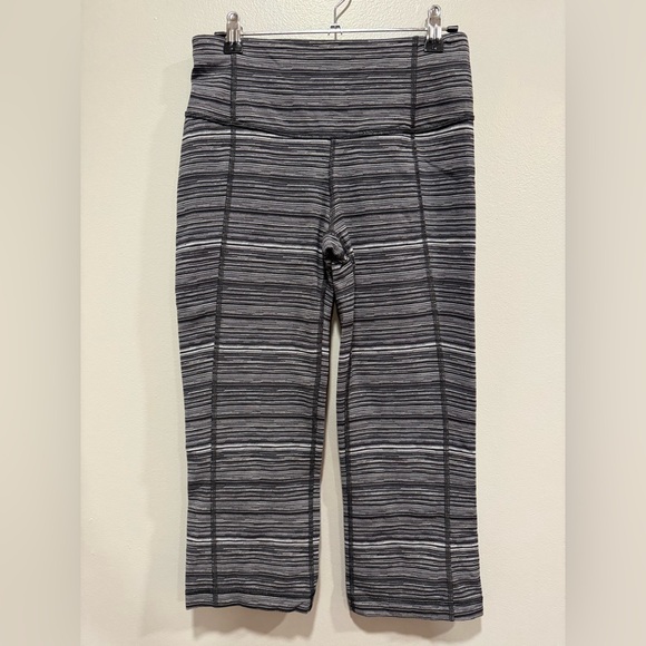 lululemon athletica Pants - Lululemon Cropped Legging Size 6